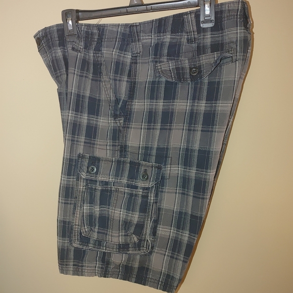 Men's Lee Gray and Blue Cargo Shorts Casual Style, Size 34 - Picture 4 of 7